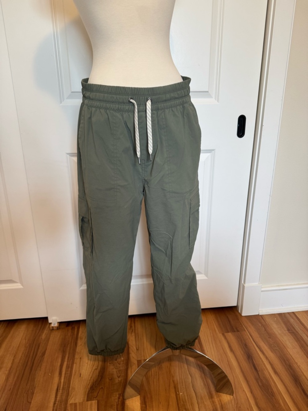 Vuori Birch Joggers- Army Green M - Picture 3 of 10